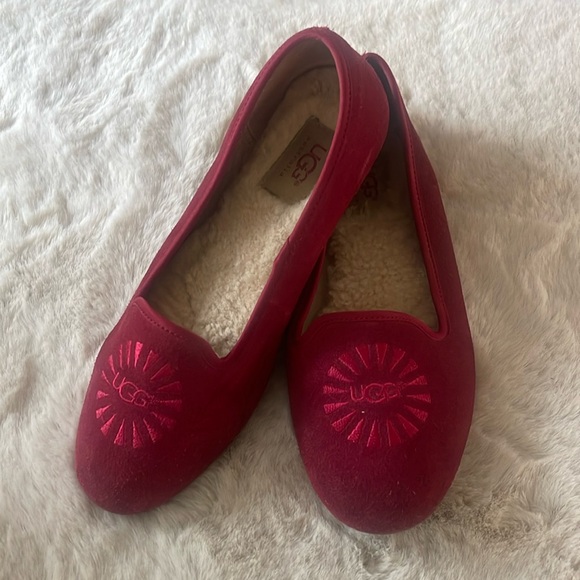 ♥️Ugg Loafers♥️ - Picture 1 of 5